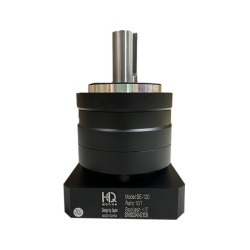 گیربکس 120 خورشیدی سرووموتور HQM اچ کیو ام مدل SE120-010-24 سایز 120 نسبت 1 به 10 شفت ورودی 24 شفت خروجی 32 فلنج گرد مناسب 2 کیلووات 2000 دور (گیربکس سیاره ای) (اورجینال وارداتی)