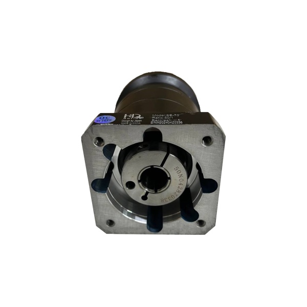 گیربکس 70 خورشیدی سرووموتور HQM اچ کیو ام مدل SE70-050-14 سایز 70 نسبت 1 به 50 شفت ورودی 14 شفت خروجی 16 فلنج گرد مناسب 400 وات 3000 دور (گیربکس سیاره ای) (اورجینال وارداتی)