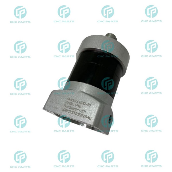 گیربکس 90 خورشیدی سرووموتور HQM اچ کیو ام مدل LE90-040-19 سایز 90 نسبت 1 به 40 شفت ورودی 19 شفت خروجی 22 فلنج گرد مناسب 750 وات 3000 دور (گیربکس سیاره ای) (اورجینال وارداتی)