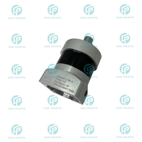 گیربکس 90 خورشیدی سرووموتور HQM اچ کیو ام مدل LE90-005-19 سایز 90 نسبت 1 به 5 شفت ورودی 19 شفت خروجی 22 فلنج گرد مناسب 750 وات 3000 دور (گیربکس سیاره ای) (اورجینال وارداتی)