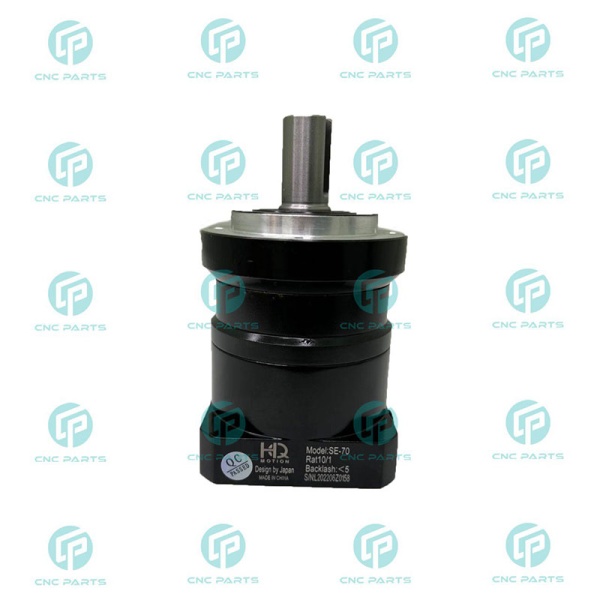گیربکس 70 خورشیدی سرووموتور HQM اچ کیو ام مدل SE70-010-14 سایز 70 نسبت 1 به 10 شفت ورودی 14 شفت خروجی 16 فلنج گرد مناسب 400 وات 3000 دور (گیربکس سیاره ای) (اورجینال وارداتی)