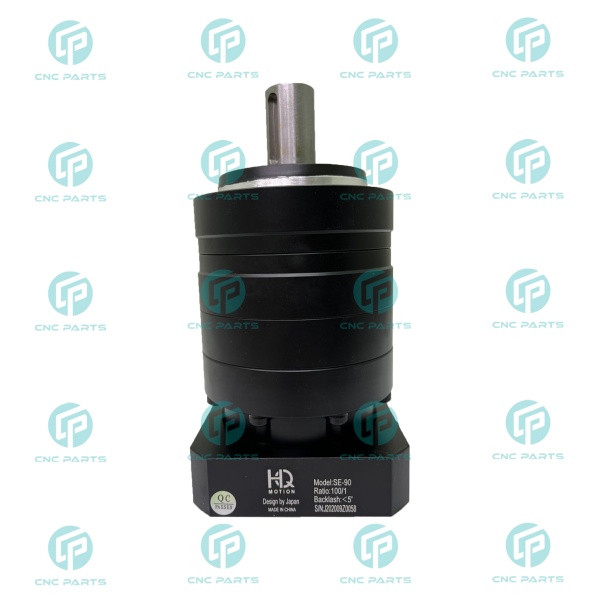 گیربکس 90 خورشیدی سرووموتور HQM اچ کیو ام مدل SE90-100-19 سایز 90 نسبت 1 به 100 شفت ورودی 19 شفت خروجی 22 فلنج گرد مناسب 750 وات 3000 دور (گیربکس سیاره ای) (اورجینال وارداتی)